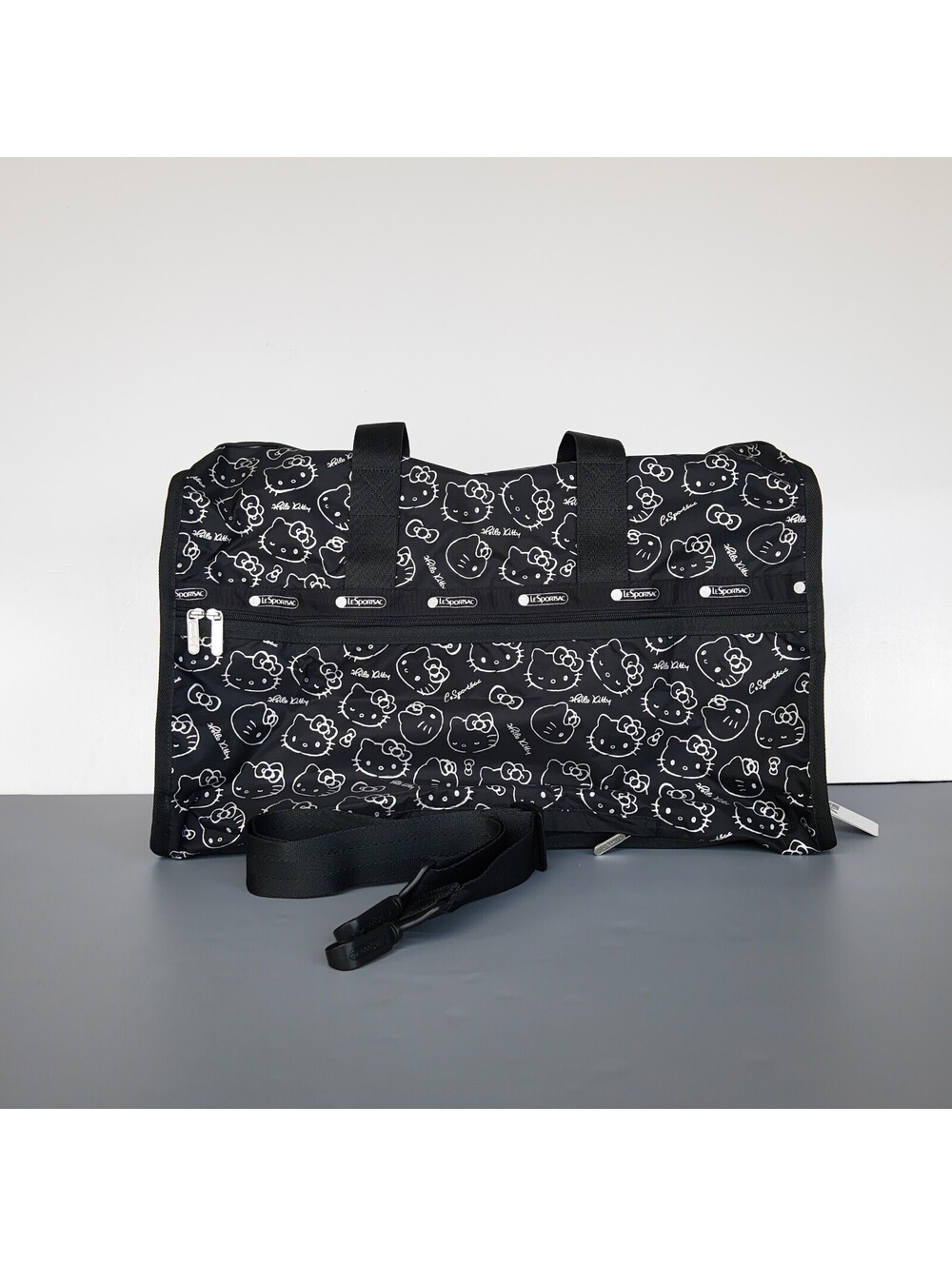 LeSportsac x Hello Kitty Black Deluxe Large Weekender Travel Bag NWT - Picture 3 of 9